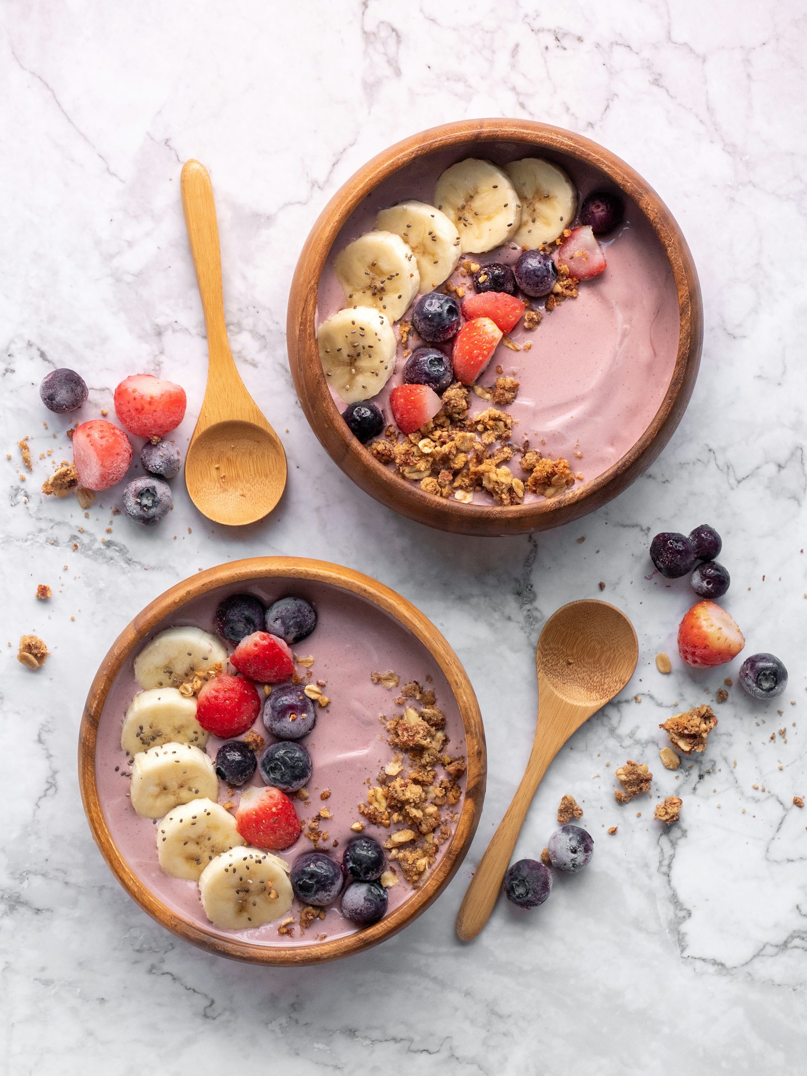 Açaí com frutas e granola